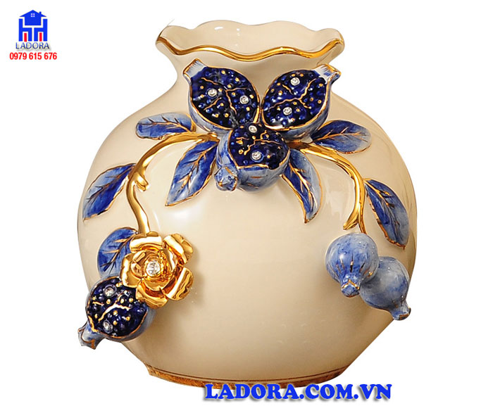 mỗi chiếc bình gốm đều mang một vẻ đẹp riêng 