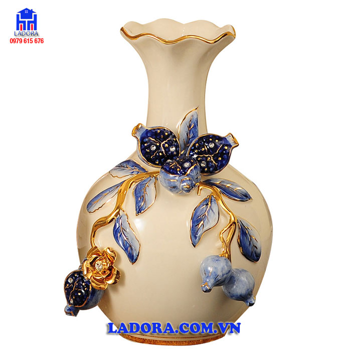 mỗi chiếc bình gốm đều mang một vẻ đẹp riêng 