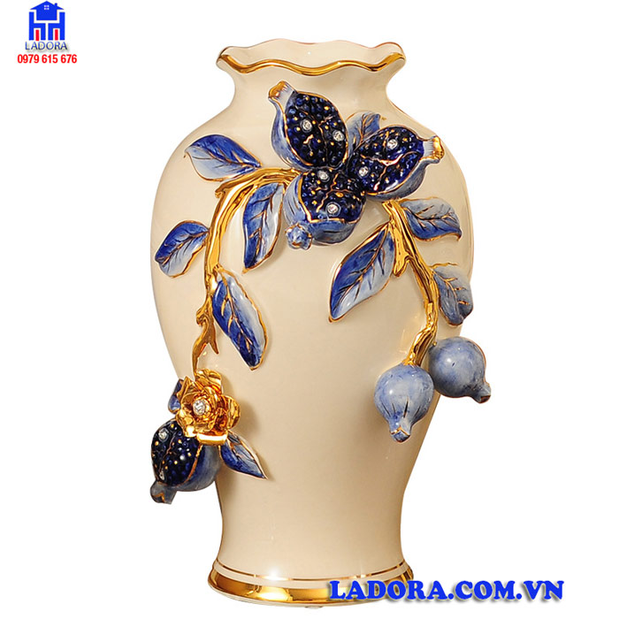 mỗi chiếc bình gốm đều mang một vẻ đẹp riêng 