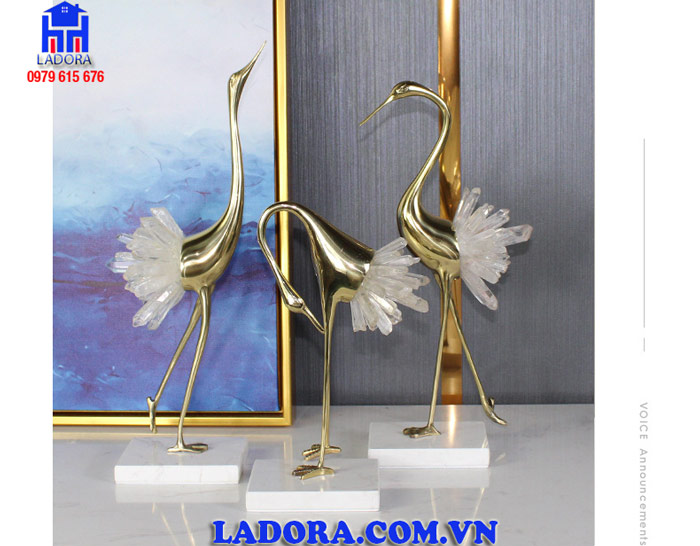 Chim hồng hạc biểu trưng cho sức sống và ý chí mạnh mẽ
