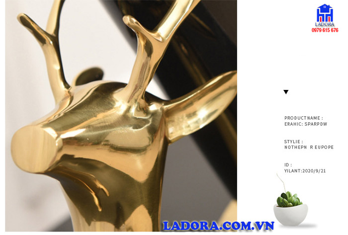 giá đỡ rượu vang hươu vàng được làm từ đồng nguyên chất với vẻ đẹp sáng bóng