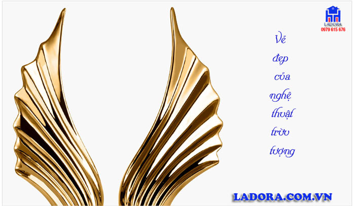 tượng chim đại bàng được thiết kế theo phong cách tối giản