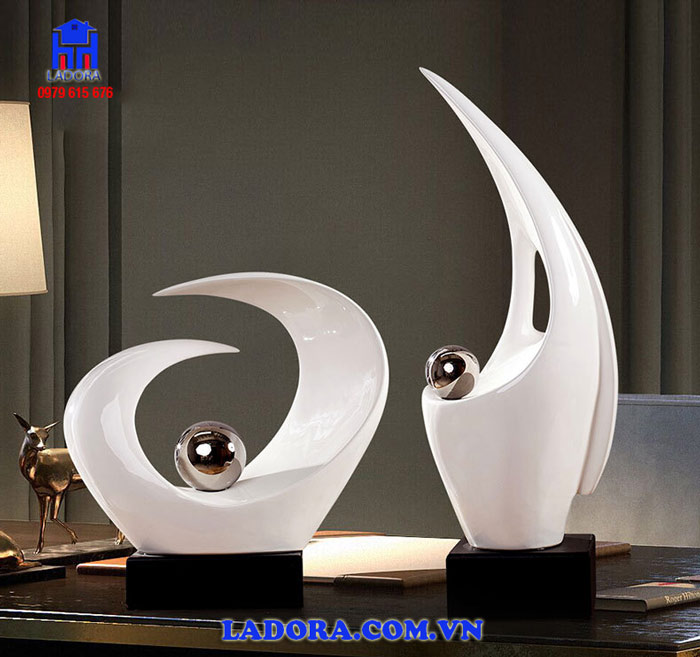 chất liệu của tượng làm bằng gốm sứ cao cấp mạ tĩnh điện