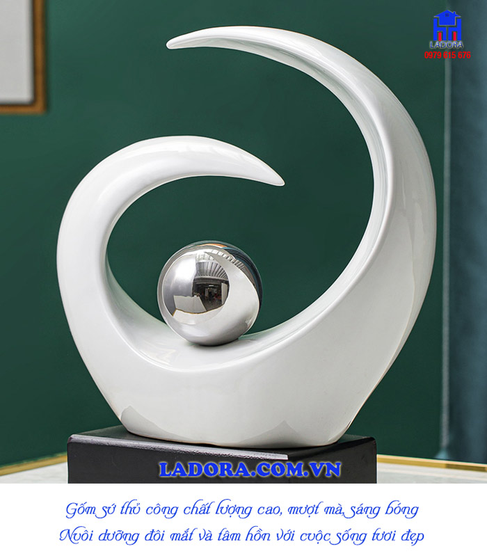 chất liệu của tượng làm bằng gốm sứ cao cấp mạ tĩnh điện