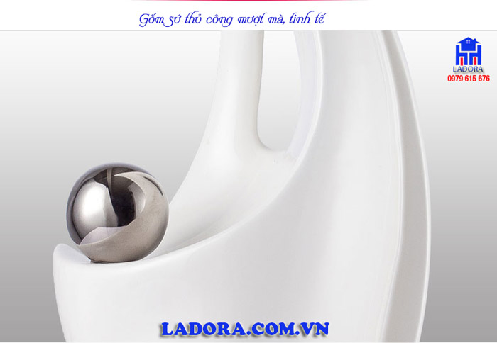 tượng được làm từ gốm sứ mạ tĩnh điện