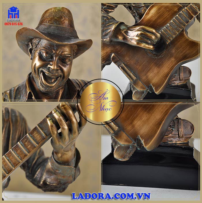 trang trí tượng trong phòng làm việc