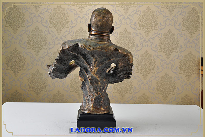 tượng trang trí người thổi kèn