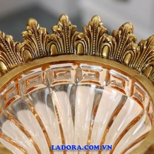 lọ hoa thủy tinh xinh đẹp và tinh tế