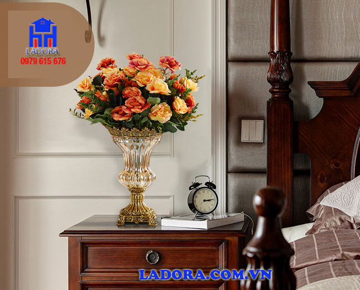 lọ hoa thủy tinh với vẻ đẹp tinh tế sẽ đem đến sự thi vị và lãng mạn