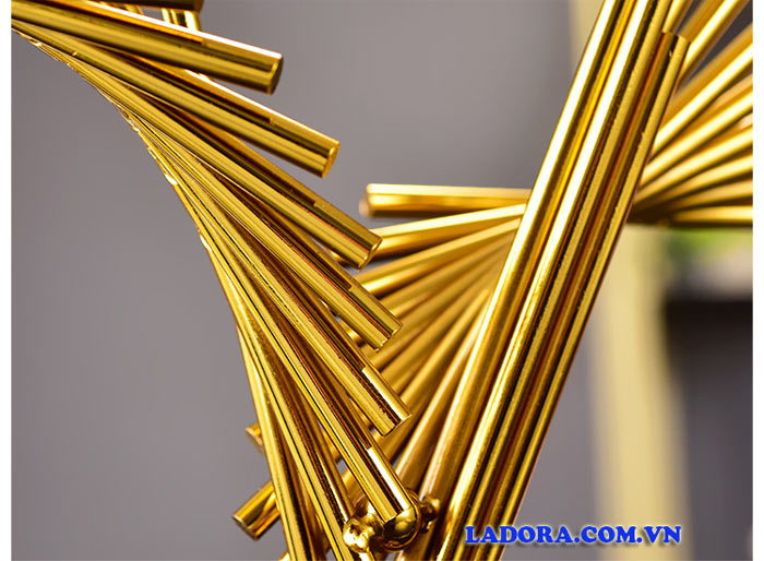 tượng decor được làm từ chất liệu hợp kim cao cấp