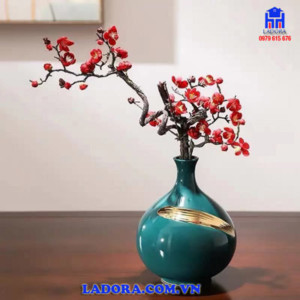 bình gốm đẹp và thanh lịch