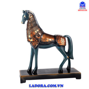 Decor trang trí tượng ngựa phong thủy tại Ladora Shop