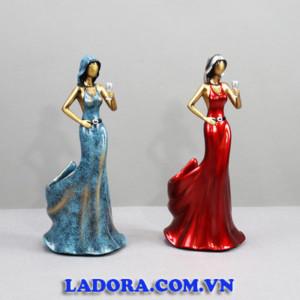 kệ rượu vang thiếu nữ đẹp và độc đáo tại ladora