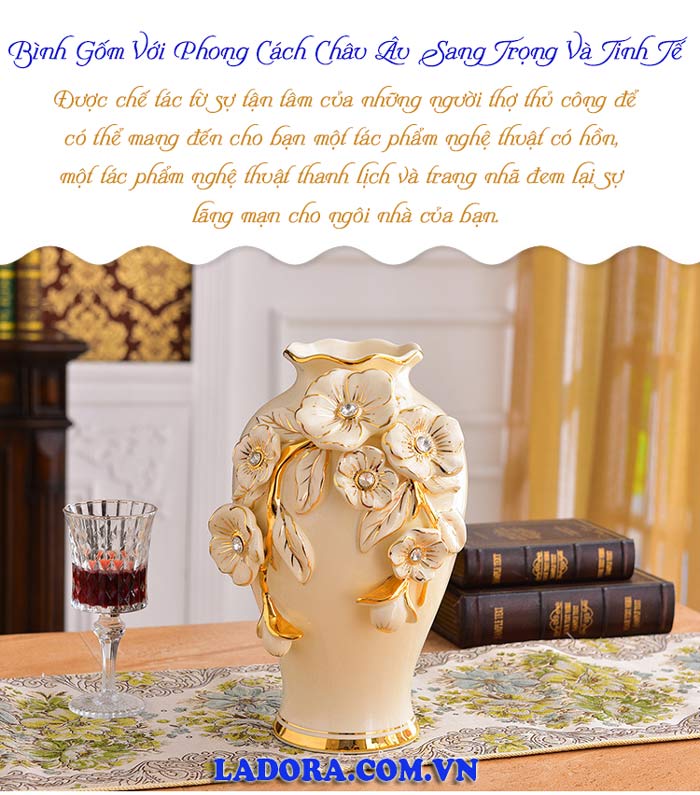 Bình gốm trang trí được chế tác thủ công tinh xảo