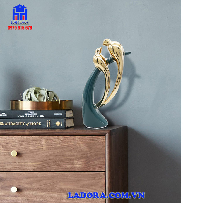 tượng decor đôi chim trang trí trong phòng ngủ