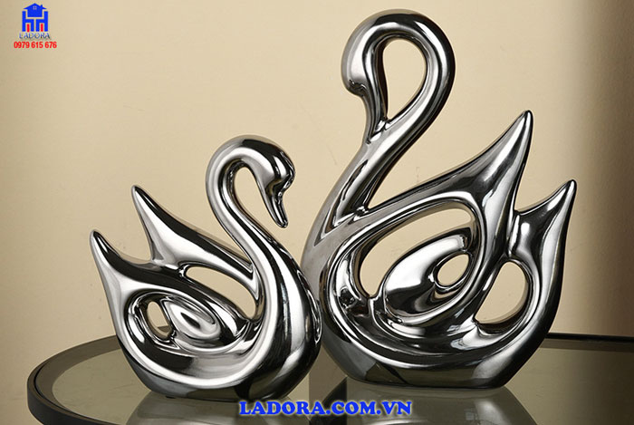 thiên nga được làm từ chất liệu gốm sứ