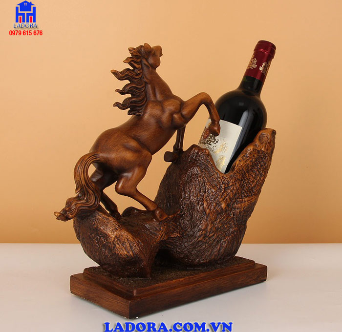 kệ rượu ngựa mã đáo thành công