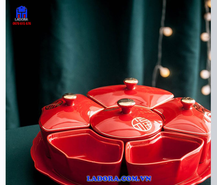 khay đựng mứt tết bằng sứ đem lại không gian nổi bật