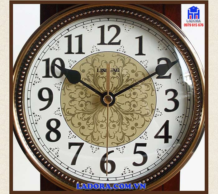 Hình ảnh chi tiết trên đồng hồ để bàn