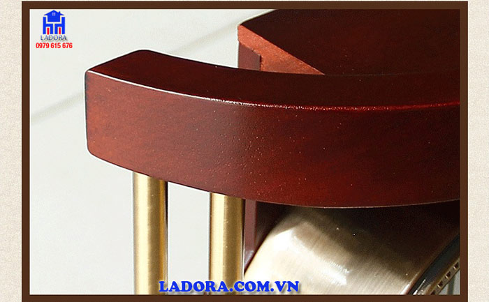 Hình ảnh chi tiết trên đồng hồ để bàn