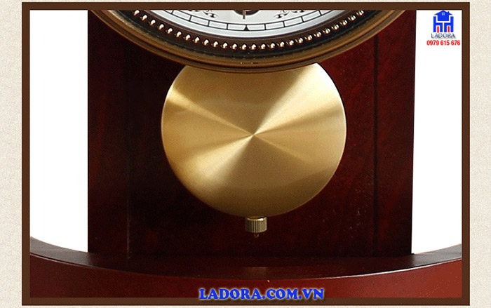 Hình ảnh chi tiết trên đồng hồ để bàn
