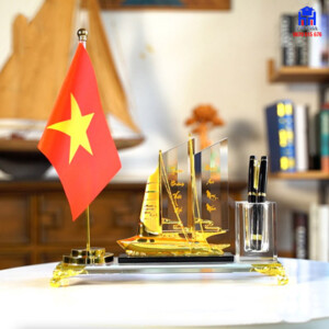 khay đựng bút để bàn trang trí thuyền buồm tại ladora
