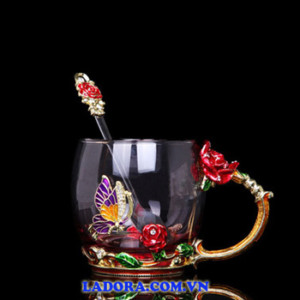 ấm trà với vẻ đẹp tinh xảo