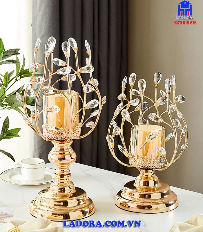 cặp chân nến decor mang phong cách cung điện châu Âu quý phái