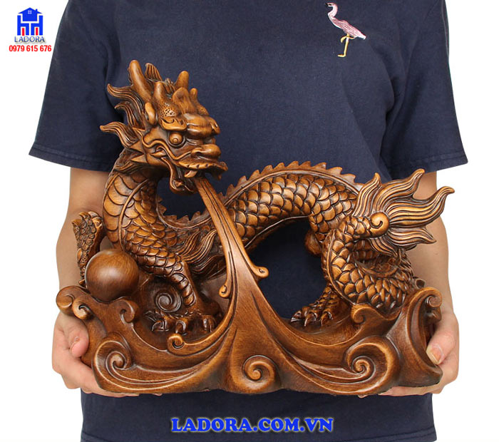 Kệ rượu vang Rồng làm quà tặng tân gia, quà tặng sếp ý nghĩa