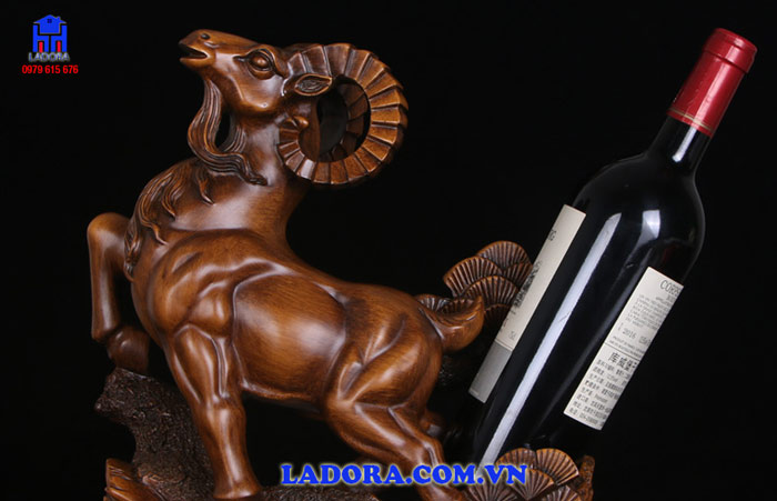 kích thước chất liệu kệ rượu dê phong thủy