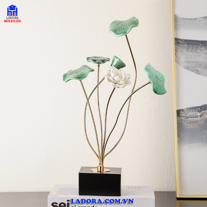 Hoa sen trang trí decor đẹp và thanh nhã tại Ladora