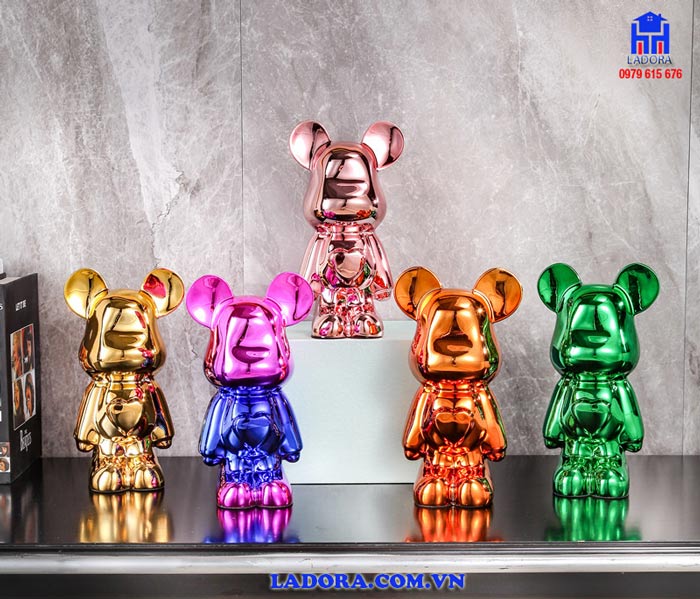 Gấu bearbrick trang trí
