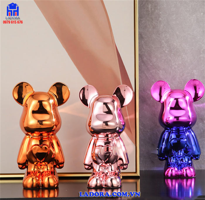 Gấu bearbrick trang trí