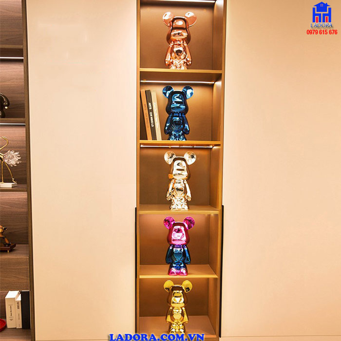 Gấu bearbrick trang trí