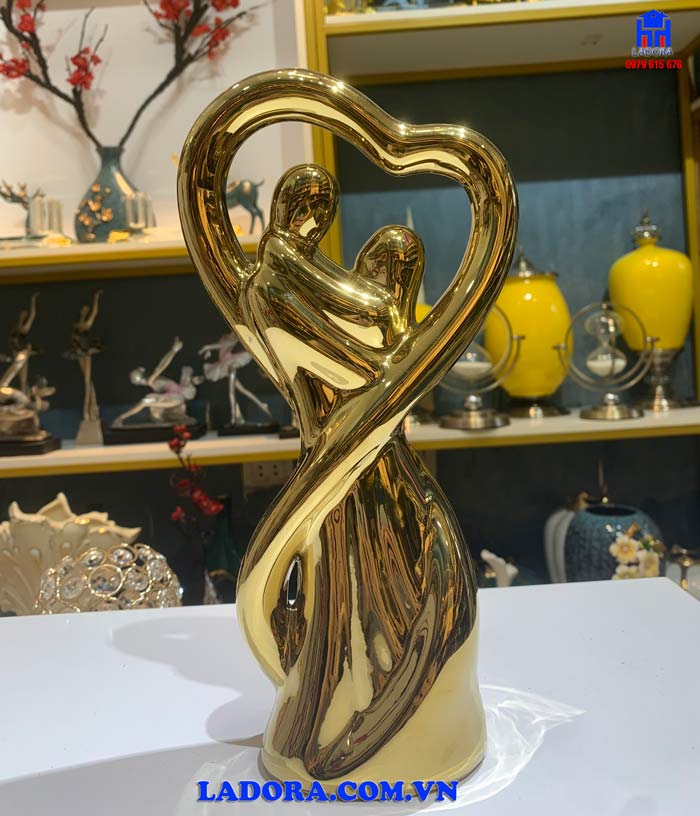 vẻ đẹp tinh tế trên tượng