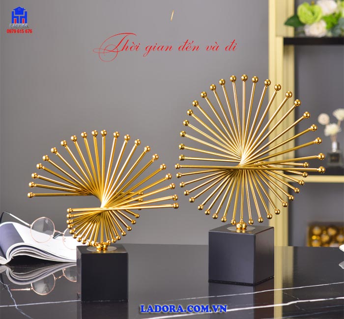 decor trang trí thời gian đến và đi