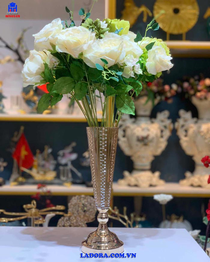 Lọ thủy tinh đẹp được chụp ảnh tại Ladora