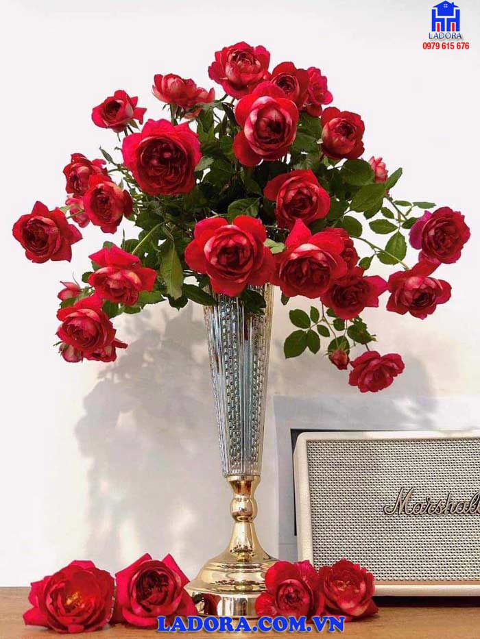 Lọ thủy tinh cắm hoa đẹp tại ladora shop