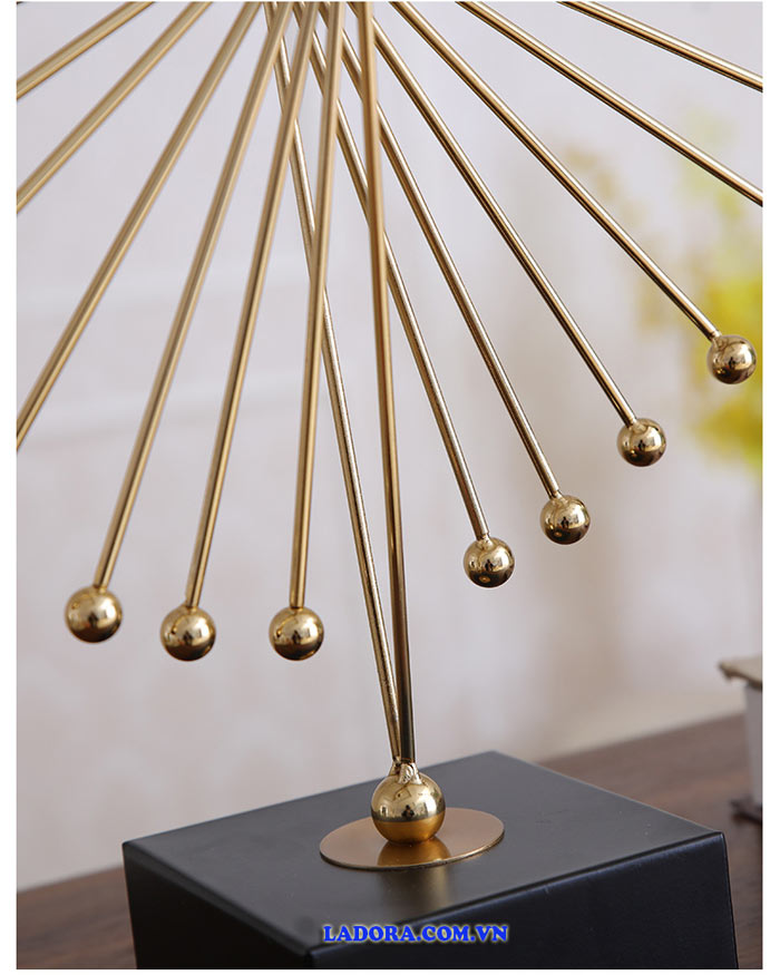 tượng cánh chim bay