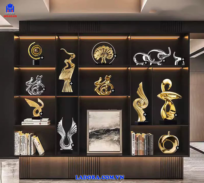 trưng bày tượng decor trong phòng khách