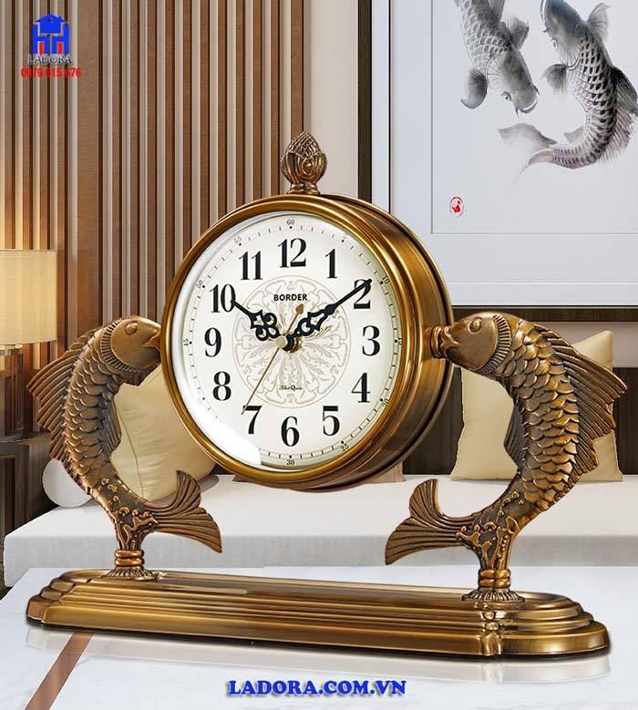 đồng hồ để bàn cá chép mang đến sự thịnh vượng sung túc