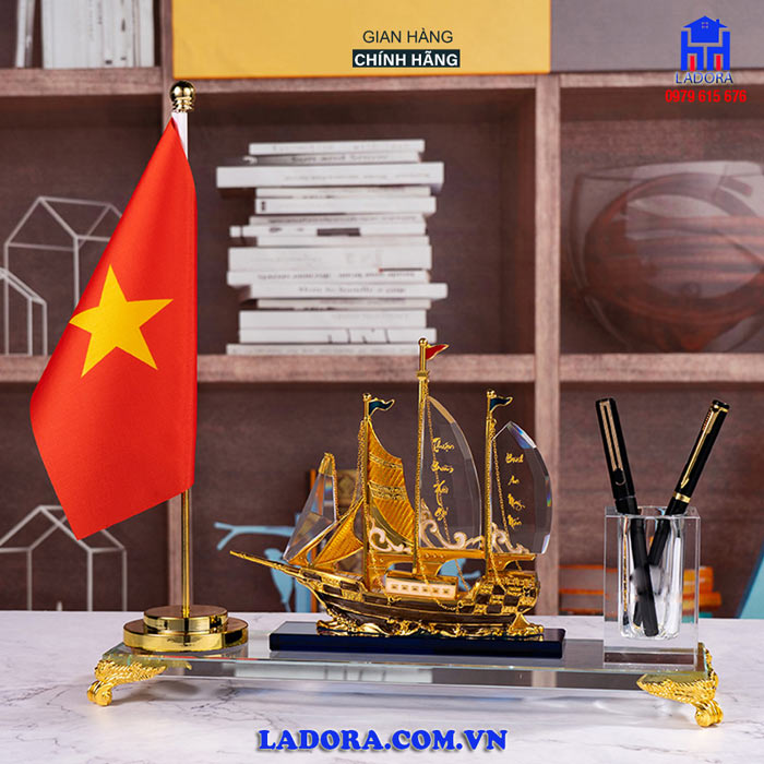 hộp đựng bút đặt bàn làm việc cho các nhà lãnh đạo