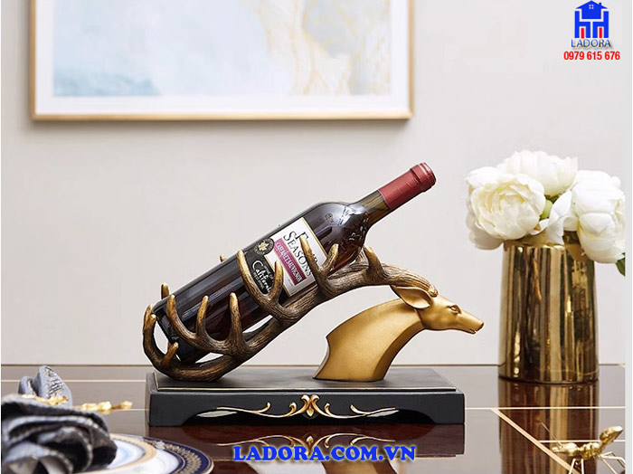 Kệ rượu đầu hươu