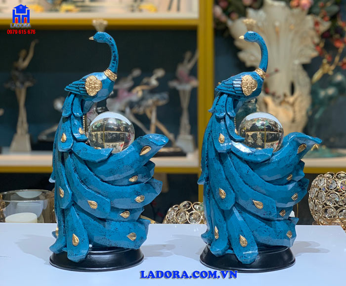 chim công thường được decor phòng khách, phòng ngủ