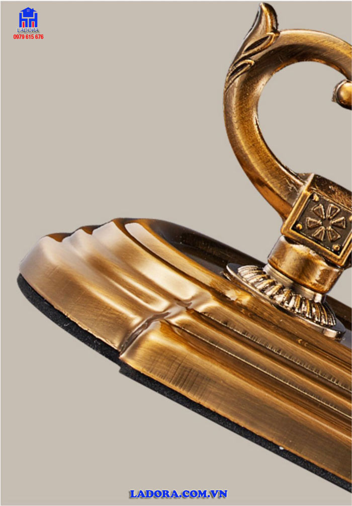 chi tiết đồng hồ đẹp tại ladora