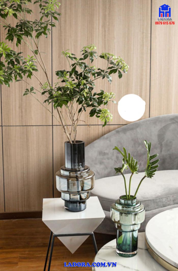 lọ hoa thuỷ tinh trang trí trong phòng khách hay phòng ngủ, văn phòng