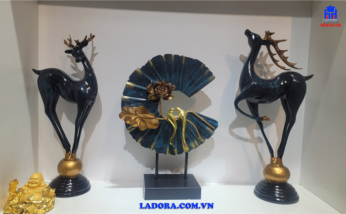 Tượng hươu biểu trưng cho sức khoẻ và tài lộc