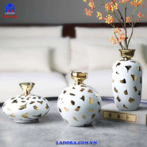 Bình gốm trang trí màu trắng