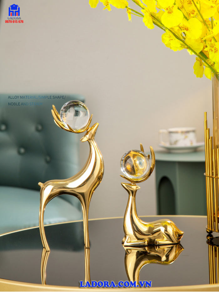 Tượng hươu đồng trang trí nhà đẹp và độc đáo