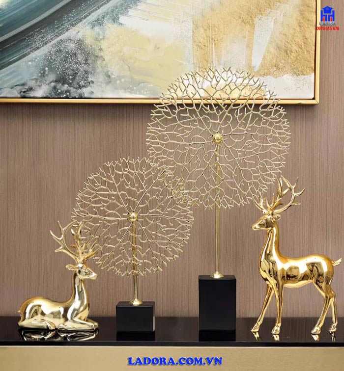 Cây trường sinh và hươu trường thọ tại Ladora Shop